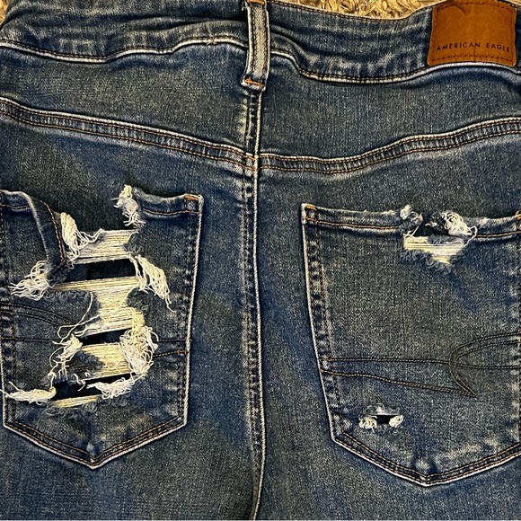 Size 8 AE Hi-Rise Distressed Jeggings - Picture 2 of 4